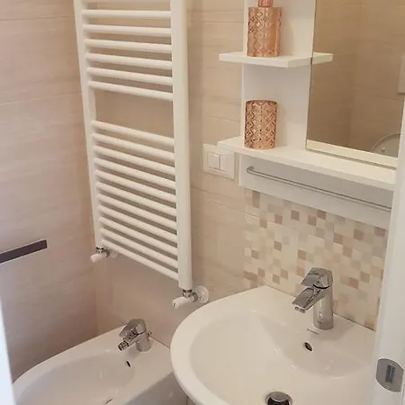Andrea Deluxe * Μπάρι